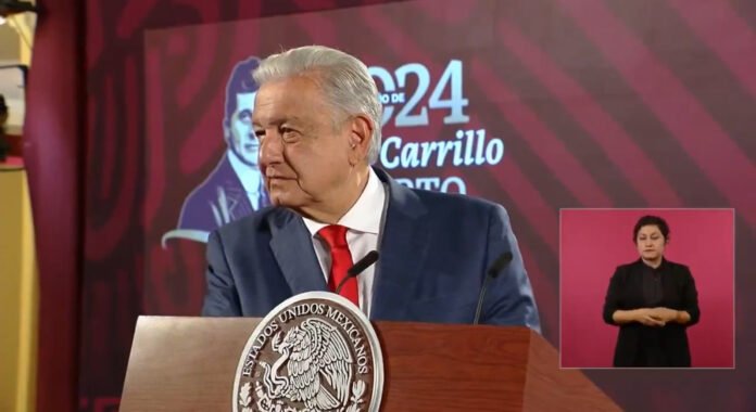 AMLO plantea quitar la exigencia de experiencia para jueces en su reforma al poder judicial.