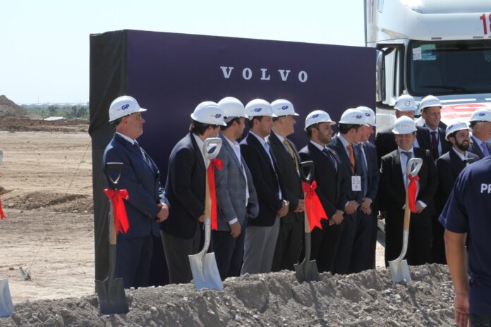 Planta de Volvo en Nuevo León en proceso de expansión, con una inversión que podría alcanzar los mil millones de dólares.